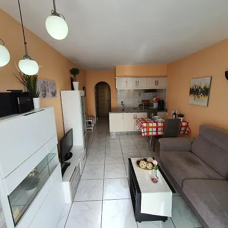 Pueblo Canario, Fantastic Sea View, Balcony, Only 450 M To The Beach, Wifi *
